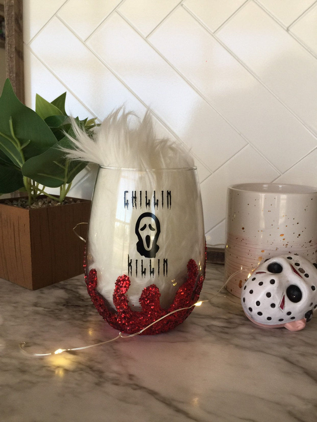 Horror themed glitter wineglass